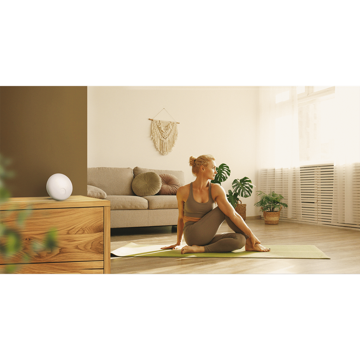 Airthings Wave Enhance Indoor Air Quality Monitor - Lifestyle 2