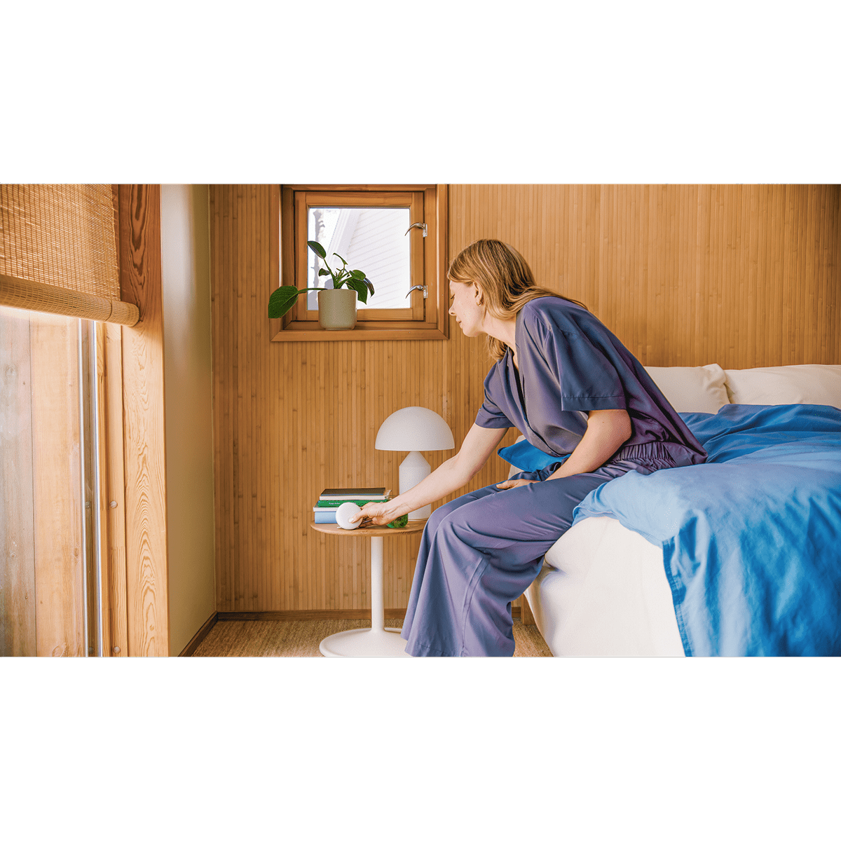 Airthings Wave Enhance Indoor Air Quality Monitor - Lifestyle 3