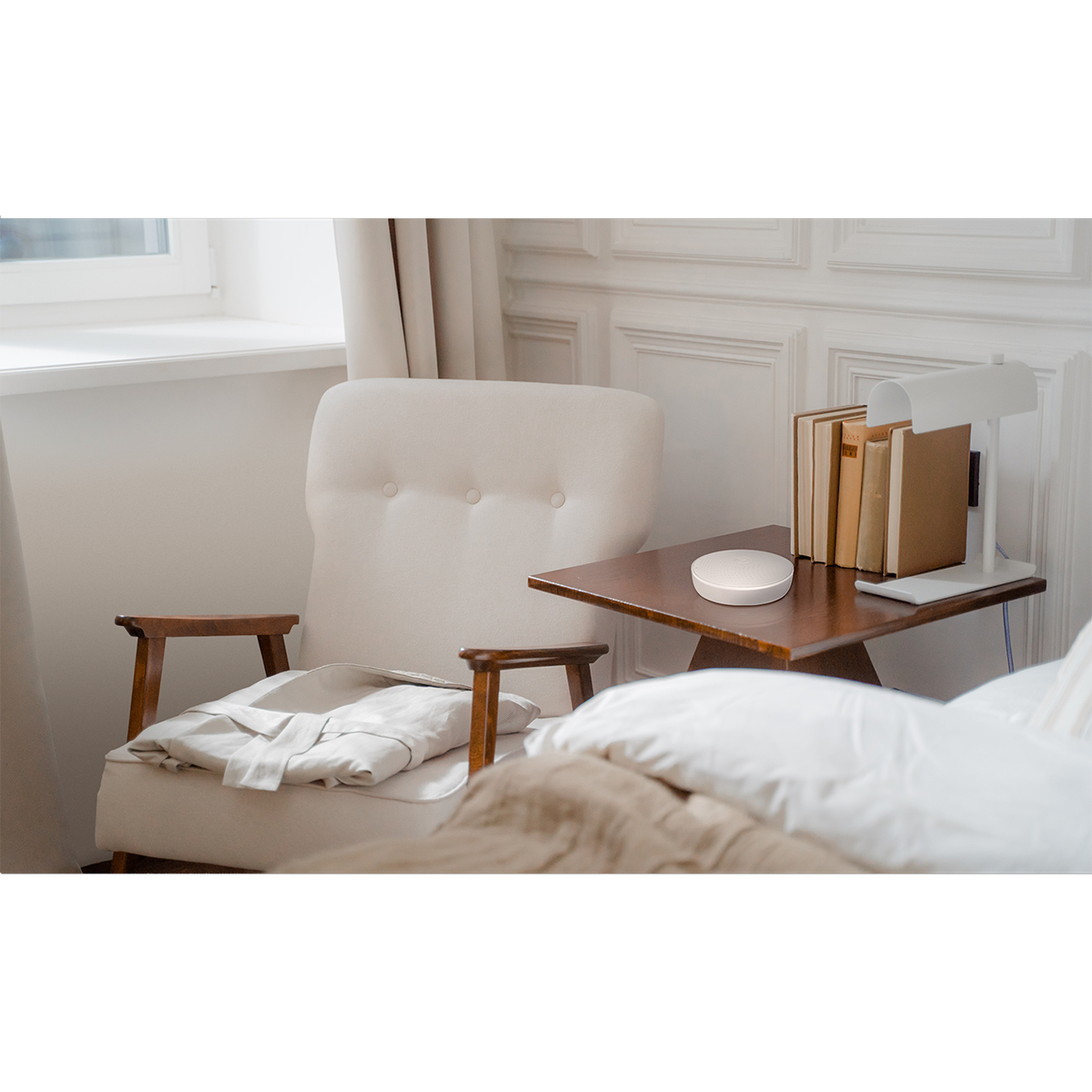 Airthings Wave Plus Smart Indoor Air Quality Monitor + Radon Detection - Lifestyle 3