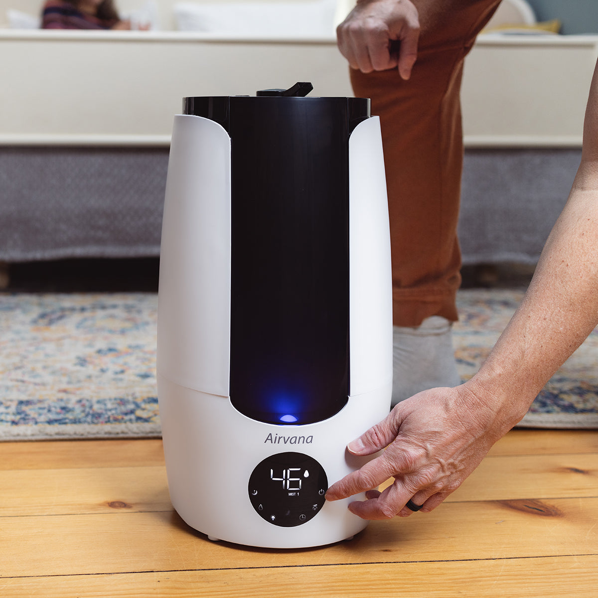 Airvana Aspire Av200Hum Ultrasonic Cool Mist Humidifier White Lifestyle 3