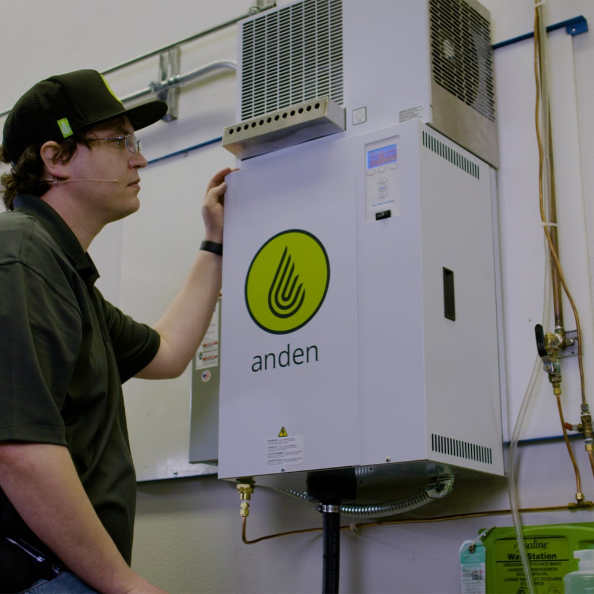 Anden AS150 Steam Humidifier - Lifestyle 1