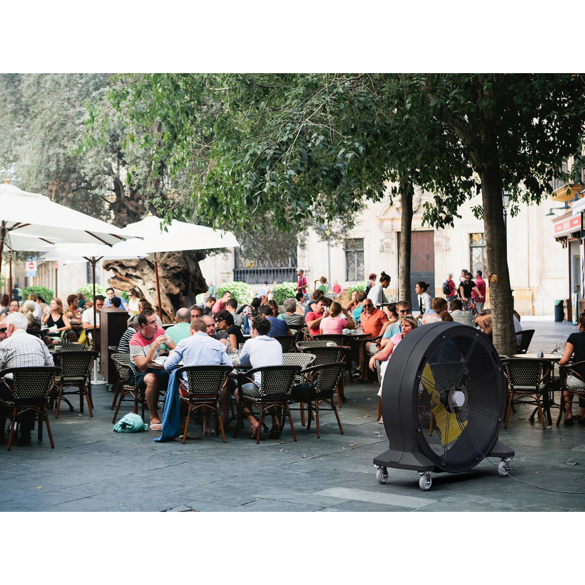 Big Ass Fans Bandit 42-In 11,044 CFM Portable Barrel Floor Fan - Lifestyle 2