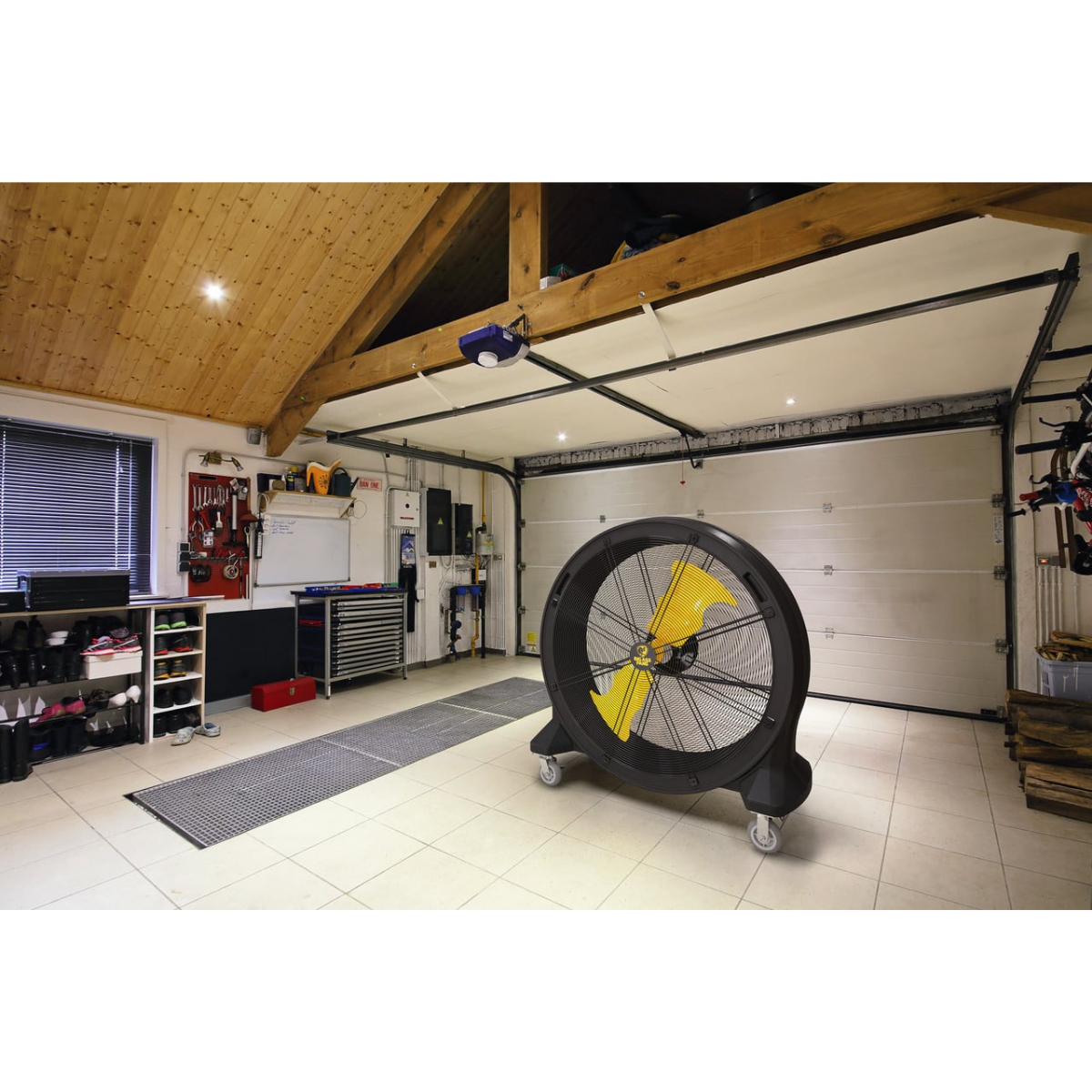 Big Ass Fans Bandit 42-In 11,044 CFM Portable Barrel Floor Fan - Lifestyle 3