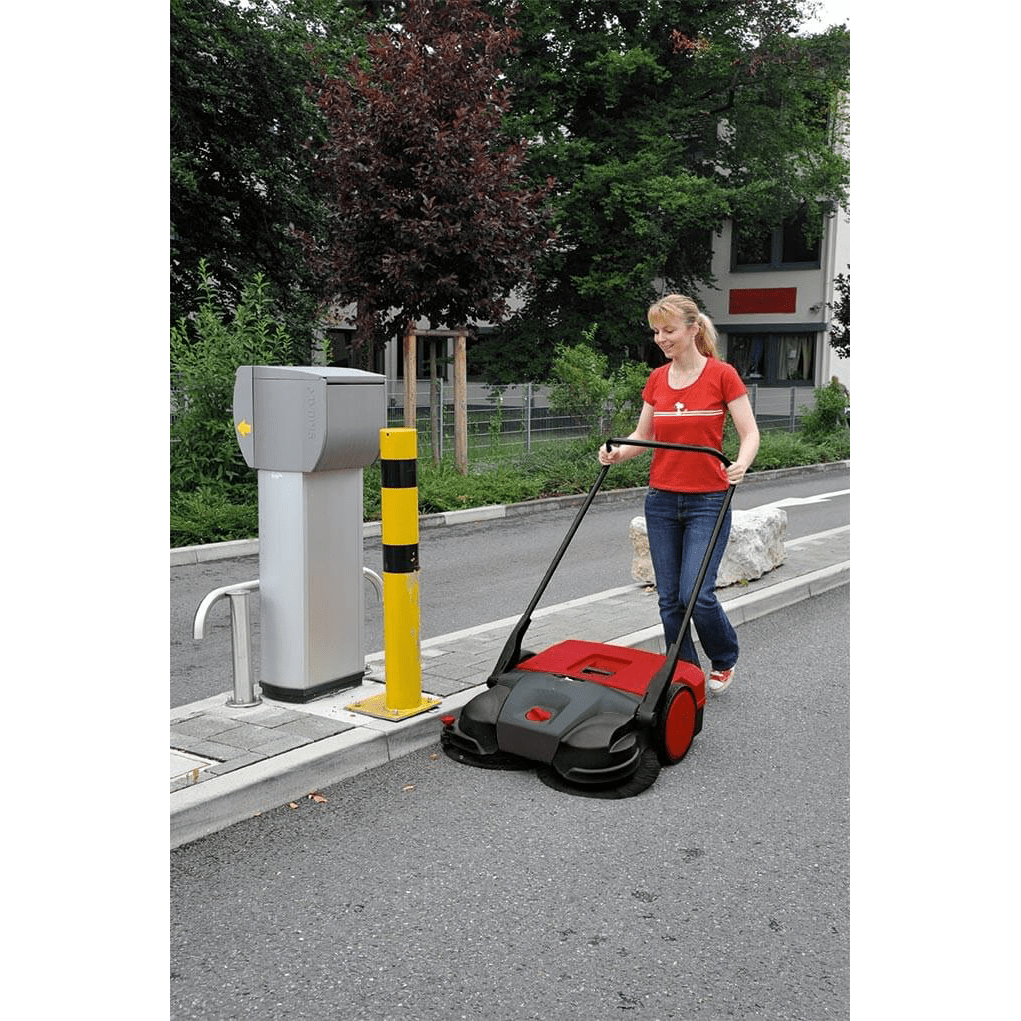 Bissell BigGreen Battery Operated Sweeper - Lifestyle 2