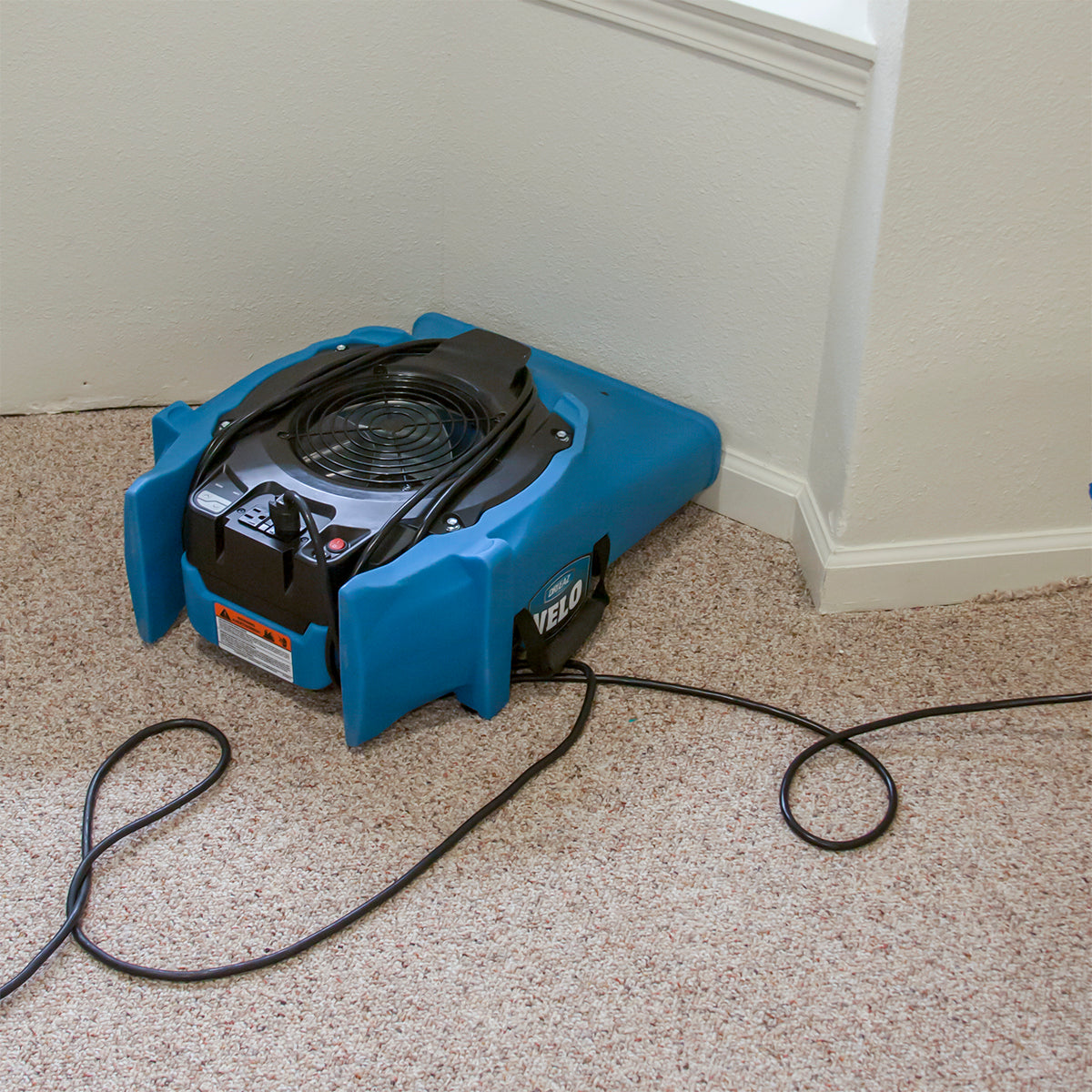 Dri-Eaz Velo F504 Airmover - in use