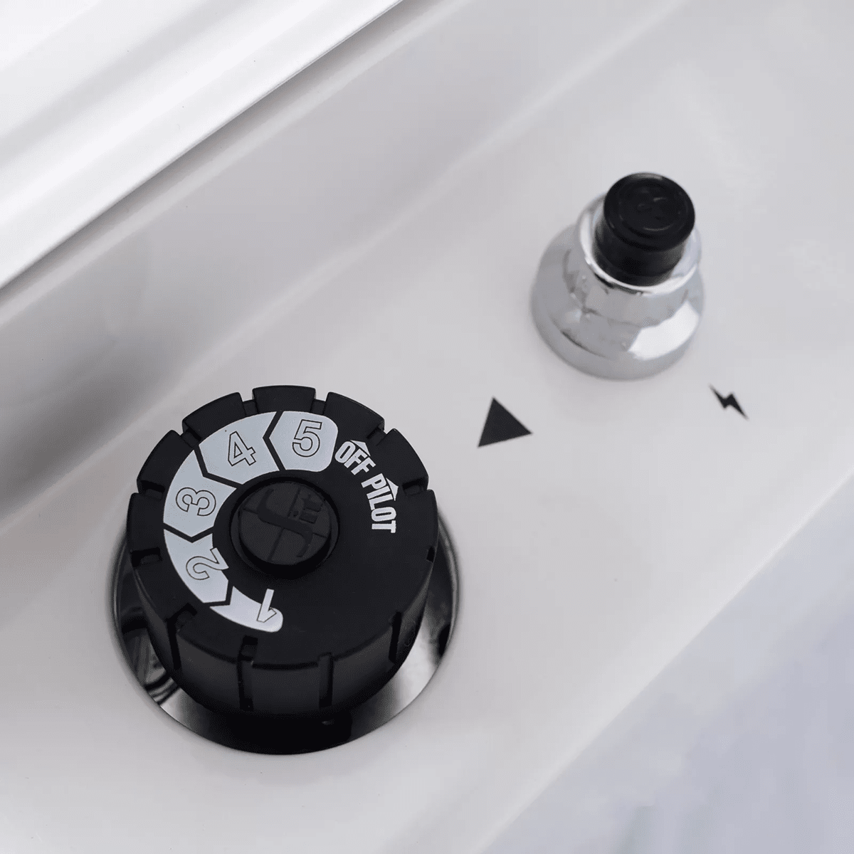 Dyna-Glo 10,000 BTU Blue Flame Ventless Wall Heater - Controls