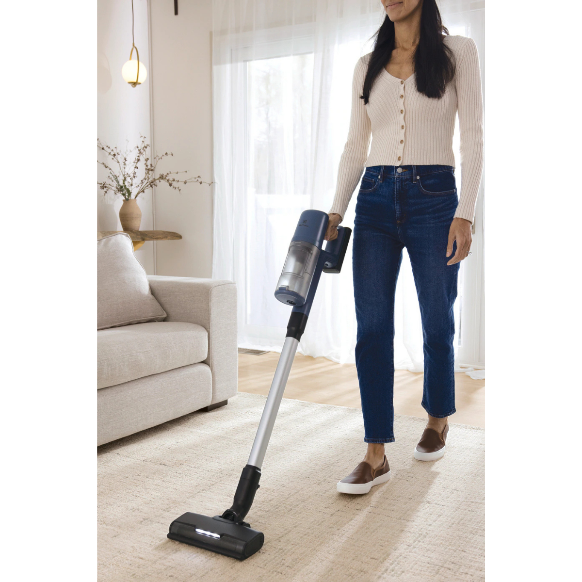 Electrolux Ultimate600 Cordless Stick Vacuum - Lifestyle 1