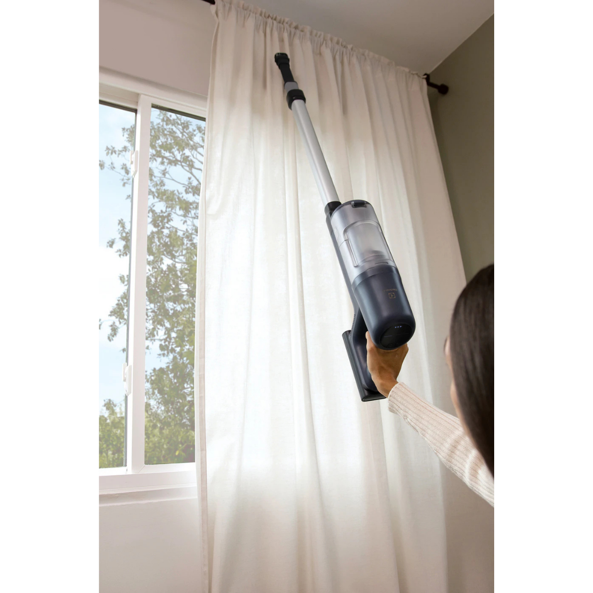 Electrolux Ultimate600 Cordless Stick Vacuum - Lifestyle 2