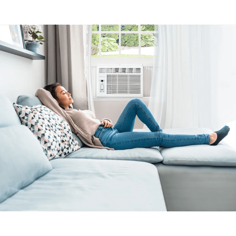 Keystone 12,000 BTU Window Air Conditioner with Heat - Lifestyle 3