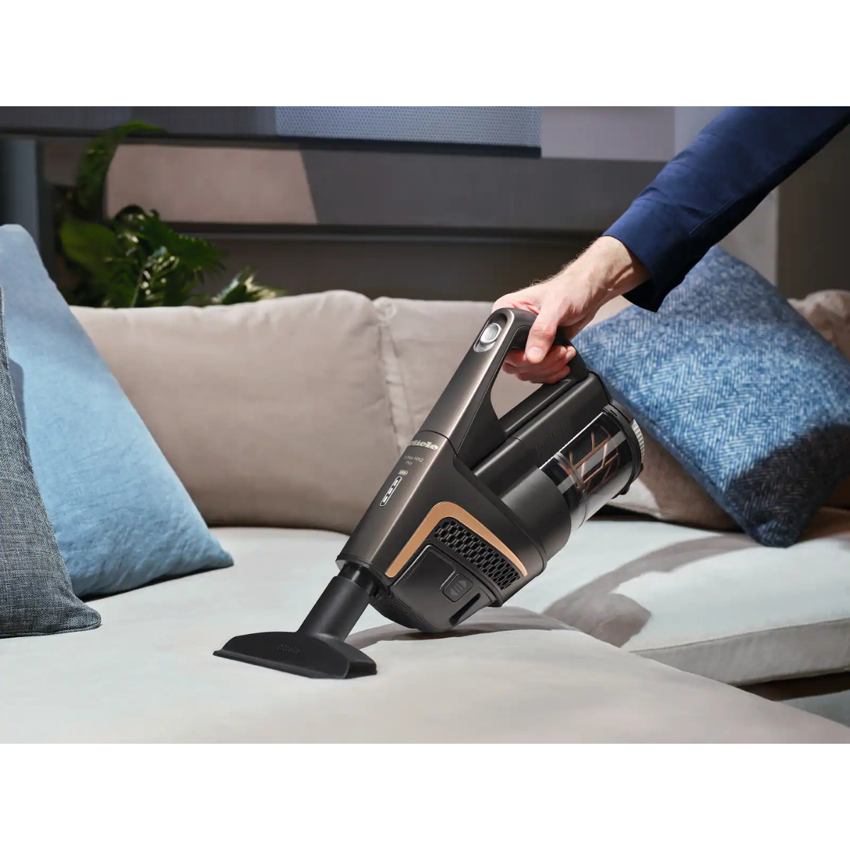 Miele Triflex HX2 Pro Infinity Cordless Stick Vacuum - Lifestyle 3