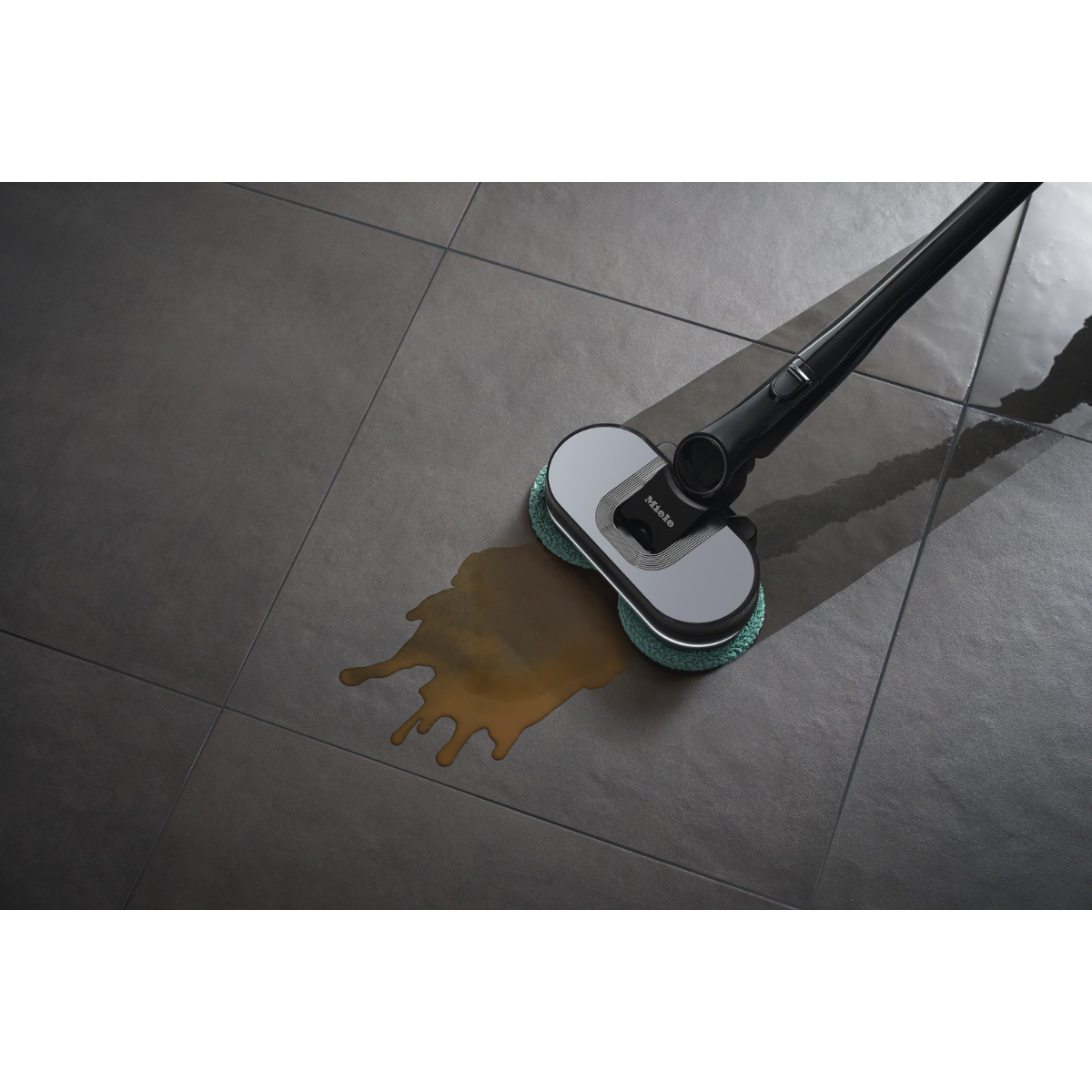 Miele Triflex HX3 Aqua Series Cordless Stick Vacuum - Lifestyle 1