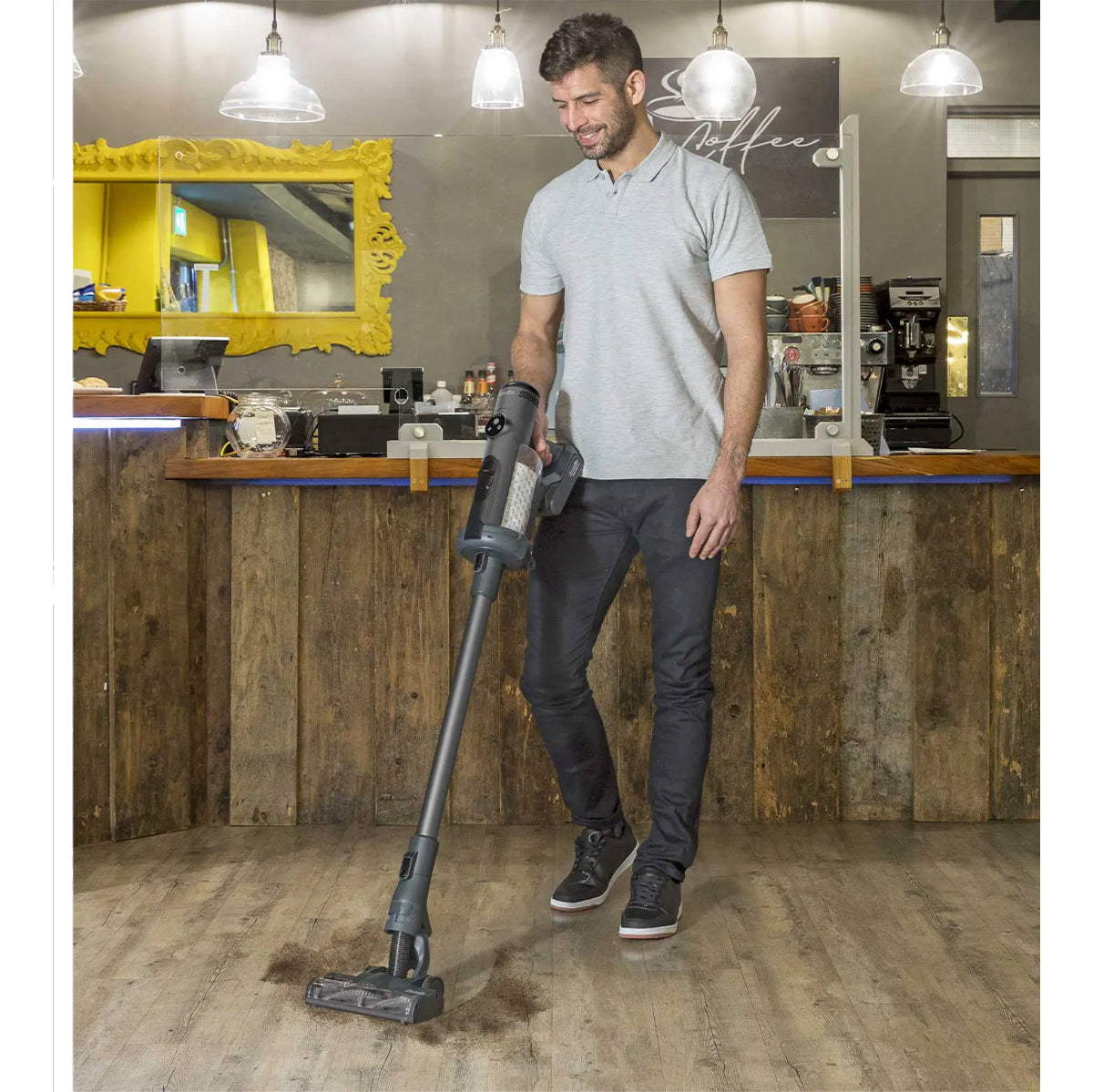 NaceCare NQ 100 The Quick Cordless Stick Vacuum - lifestyle 1