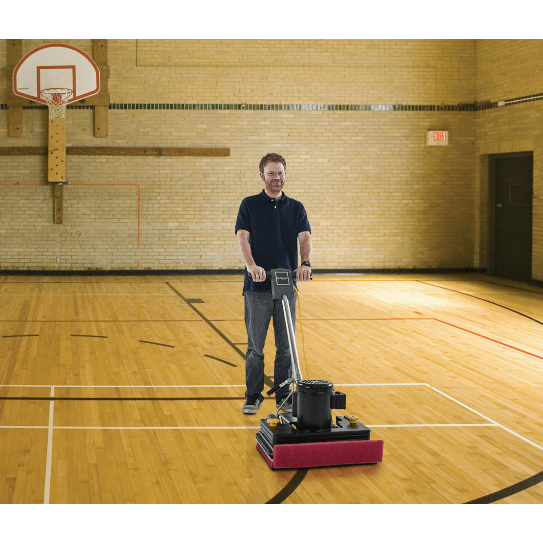 Nilfisk Advance FM810 Orbital Floor Scrubber - Lifestyle 1