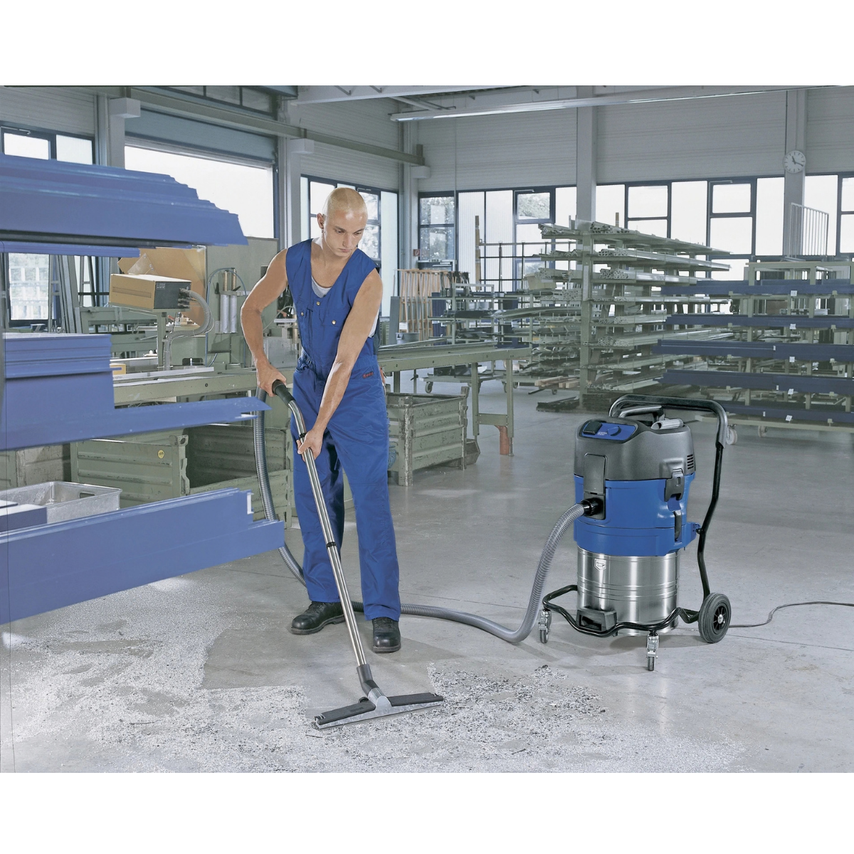 Nilfisk Attix 19AE Flood Sucker Sump Pump Industrial Vacuum - Lifestyle 2