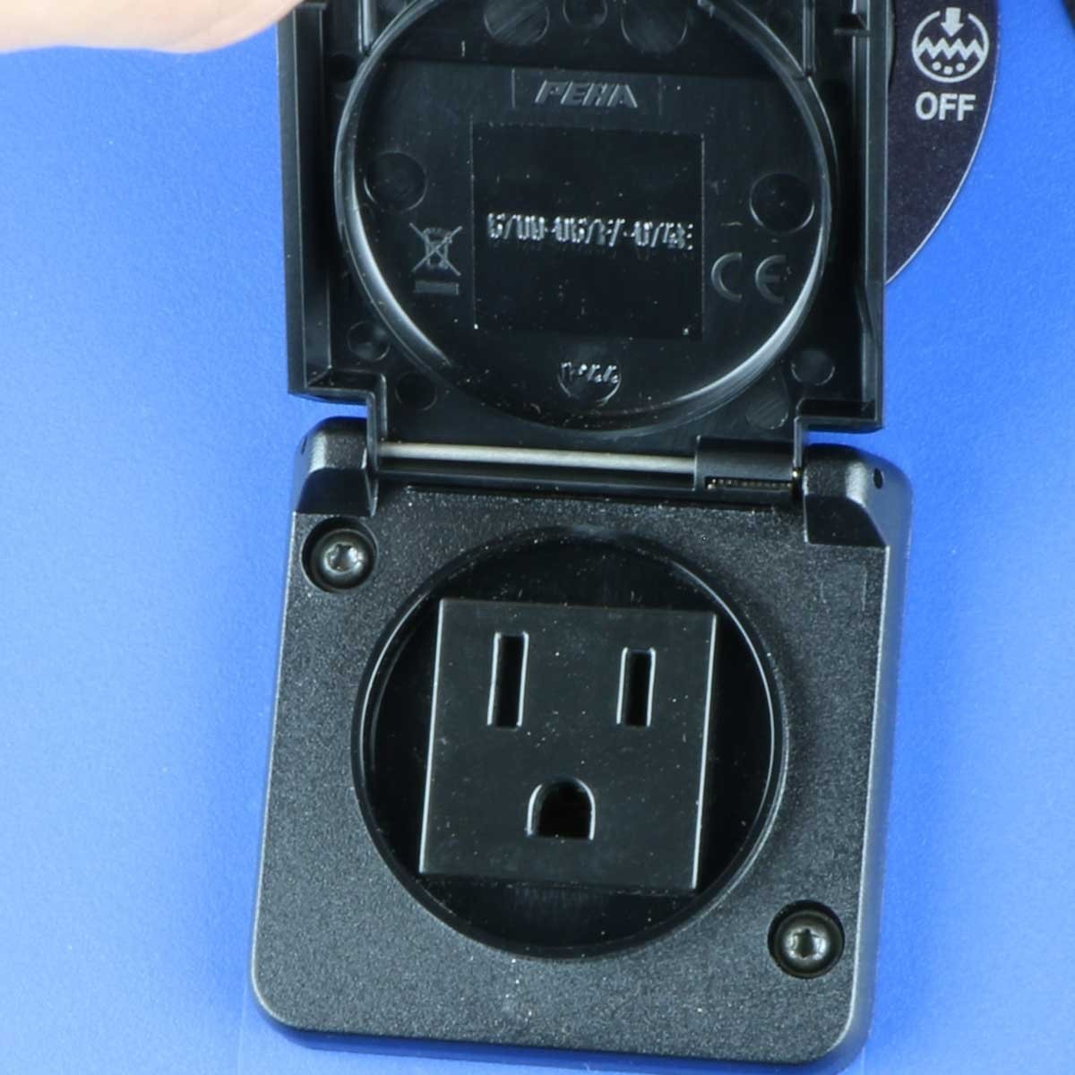 Nilfisk Attix 44-21 Wet/Dry Vacuum - outlet