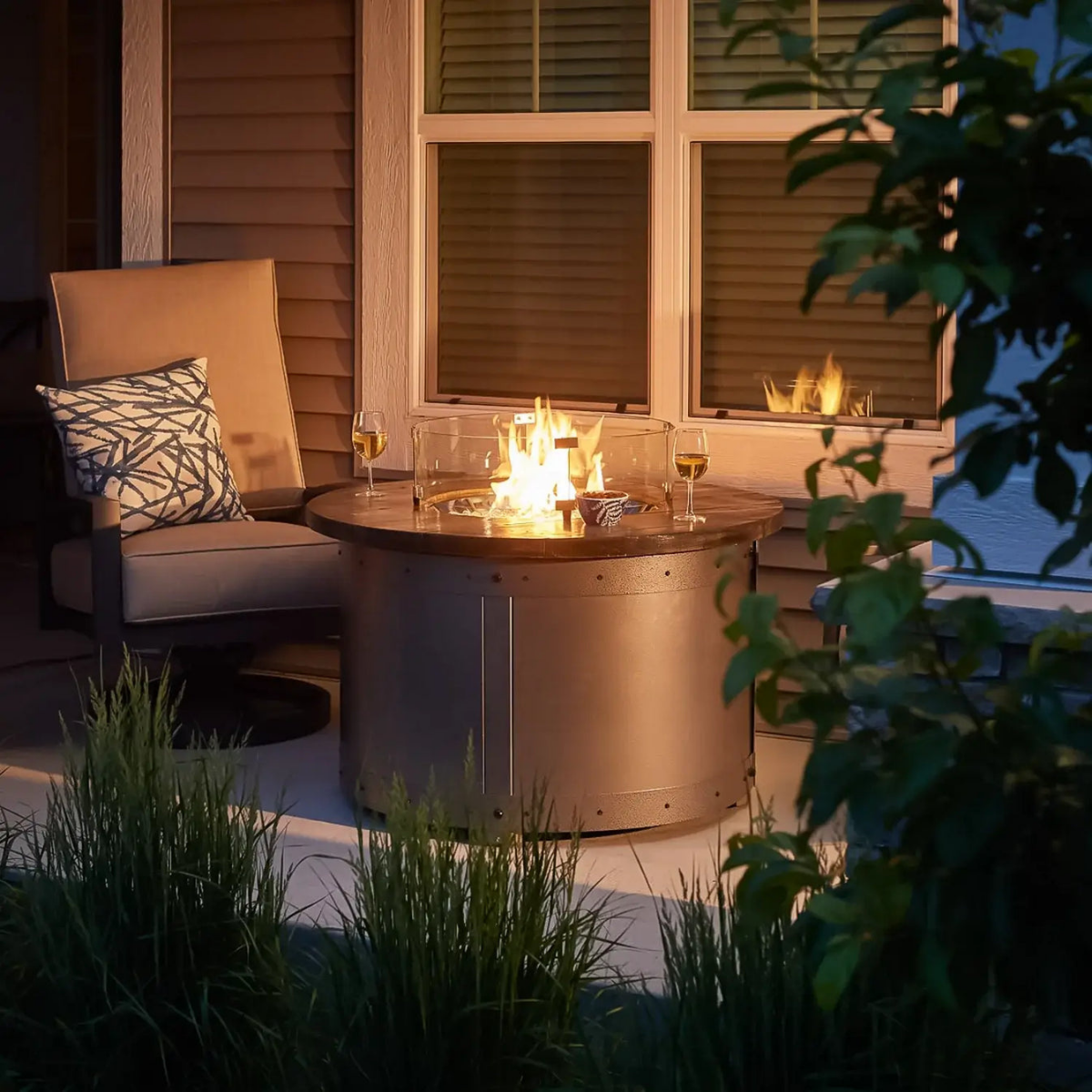 Outdoor Greatroom Edison Fire Table - Lifestyle 1