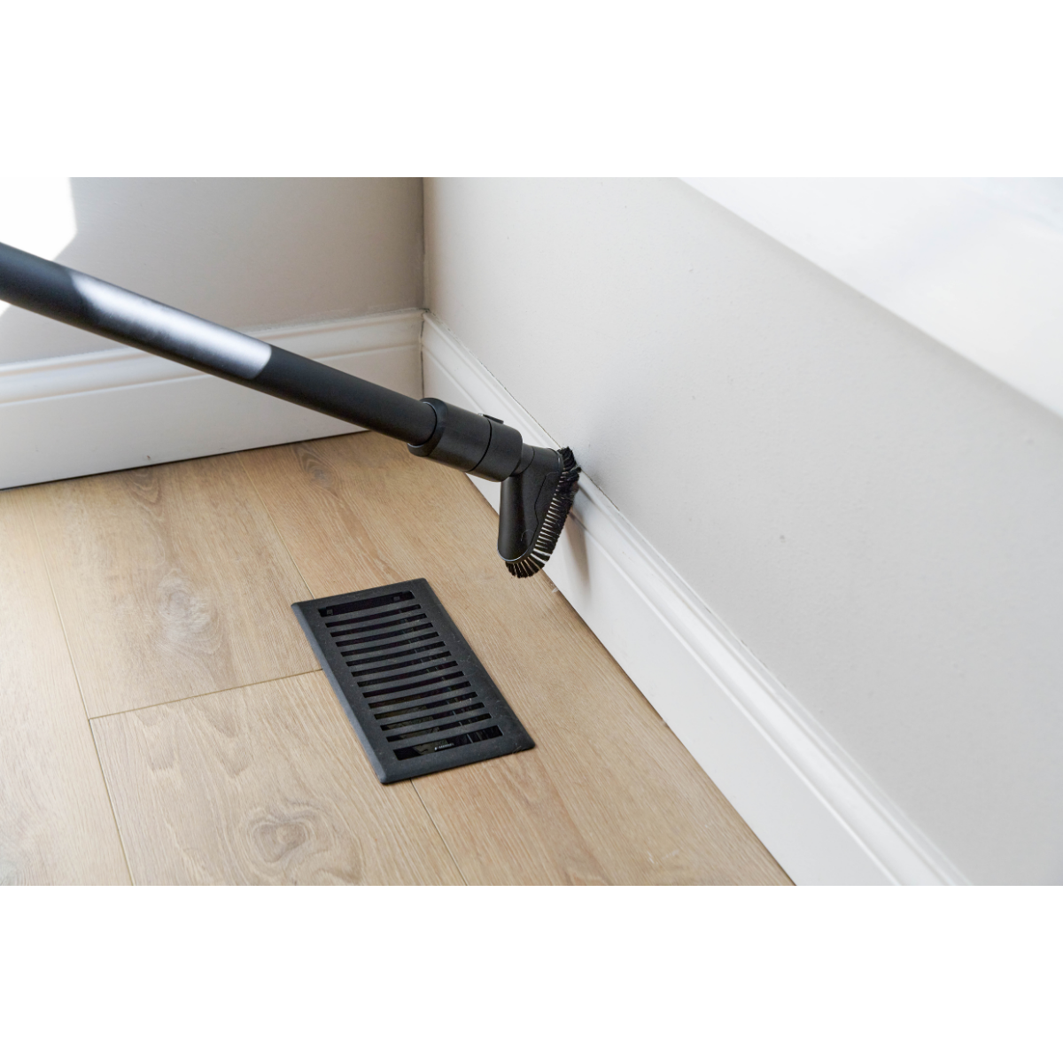 Riccar Cordless Stick Vacuum R65 - Lifestyle 8