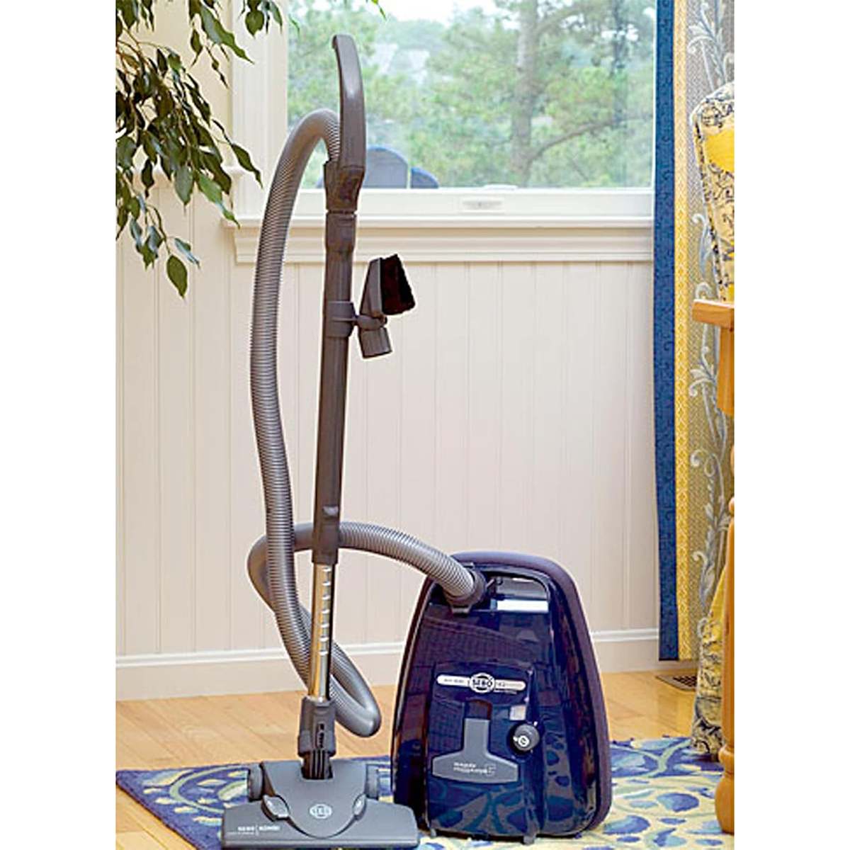 SEBO AIRBELT K2 Canister Vacuum - Lifestyle