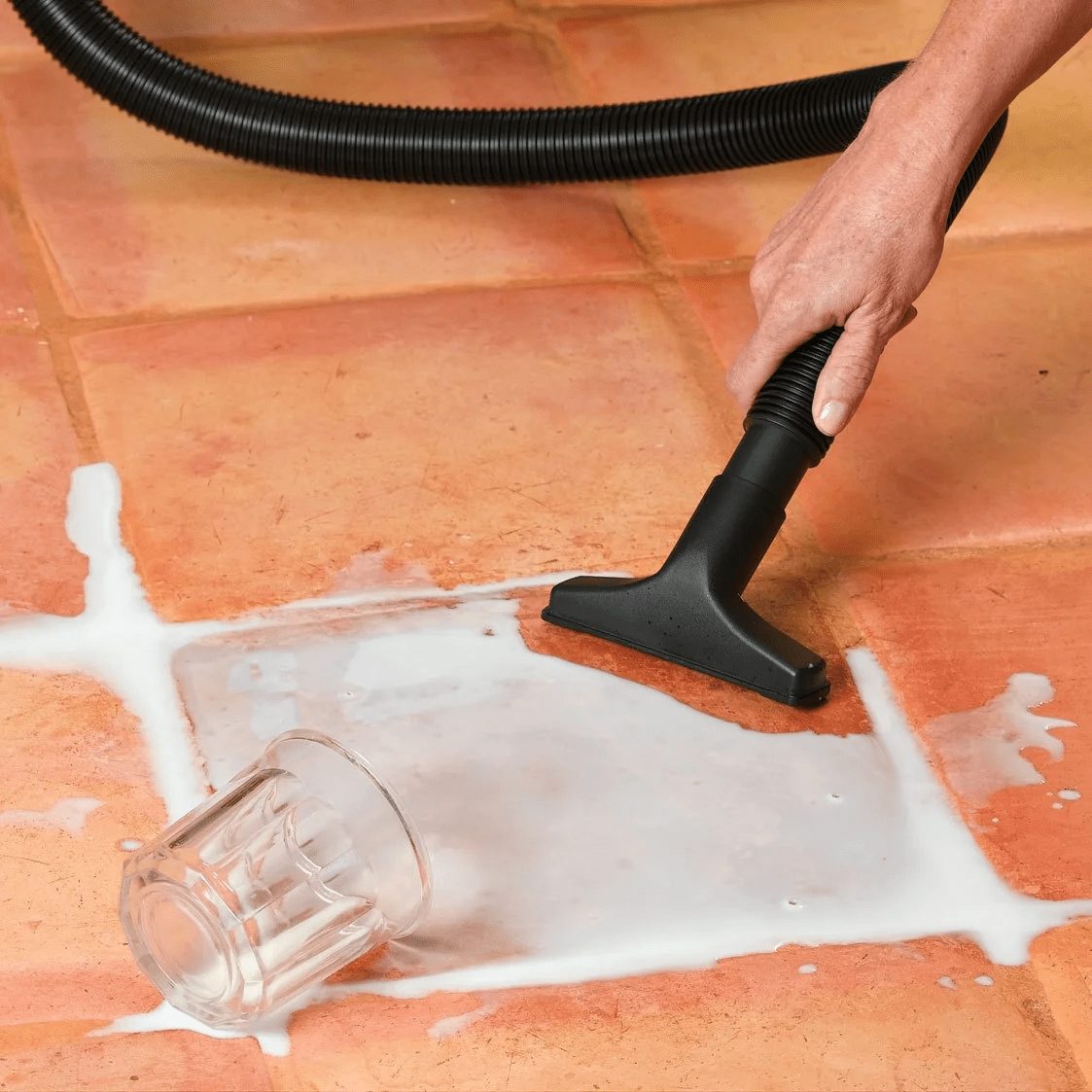 Vacmaster 2.5 Gallon Portable Wet/Dry Vacuum - Lifestyle 2