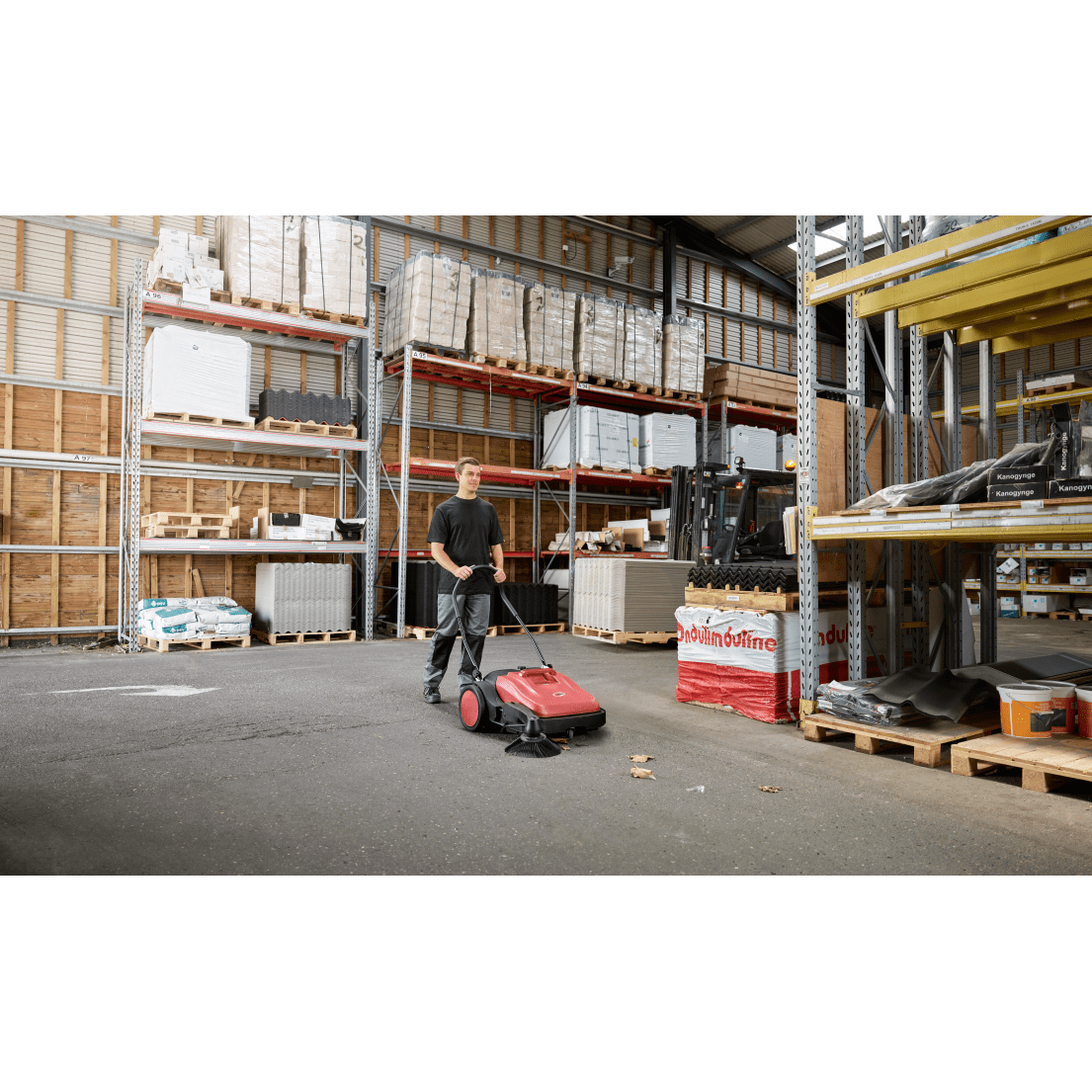 Viper PS480 Manual Push Floor Sweeper - Lifestyle 4