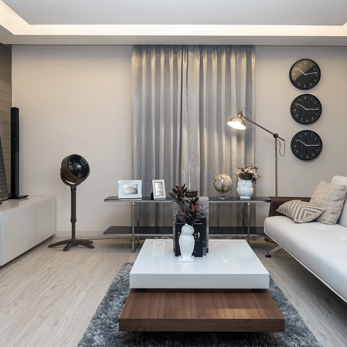 Vornado 683 Standing Pedestal Air Circulator - in Living Room