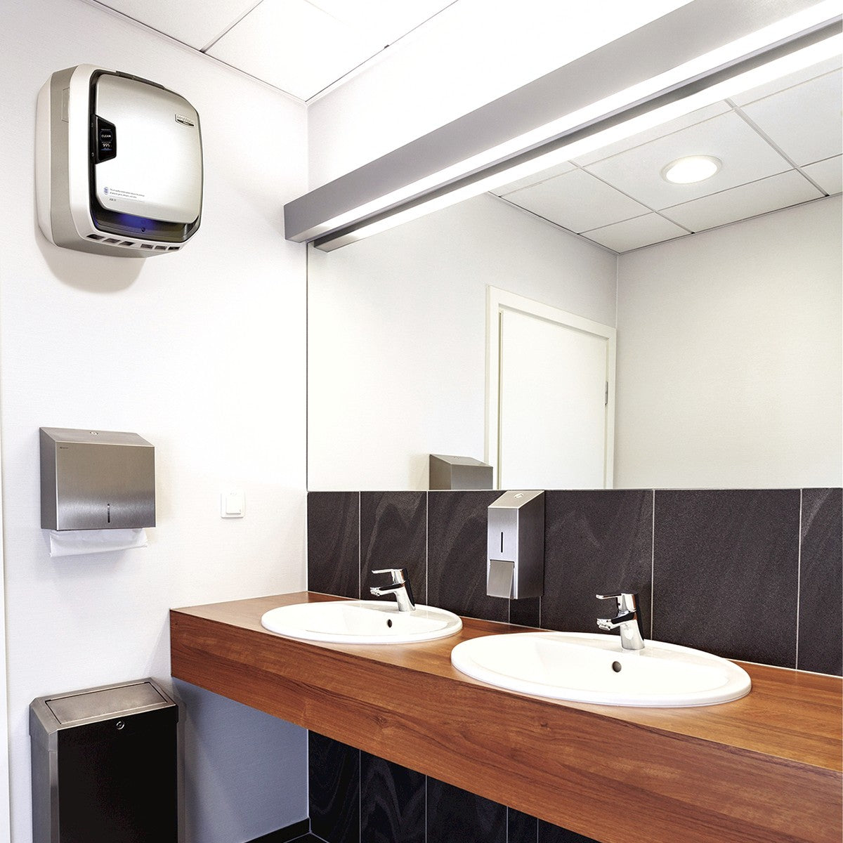AeraMax PRO AM 3 PC Air Purifier - Public Restroom
