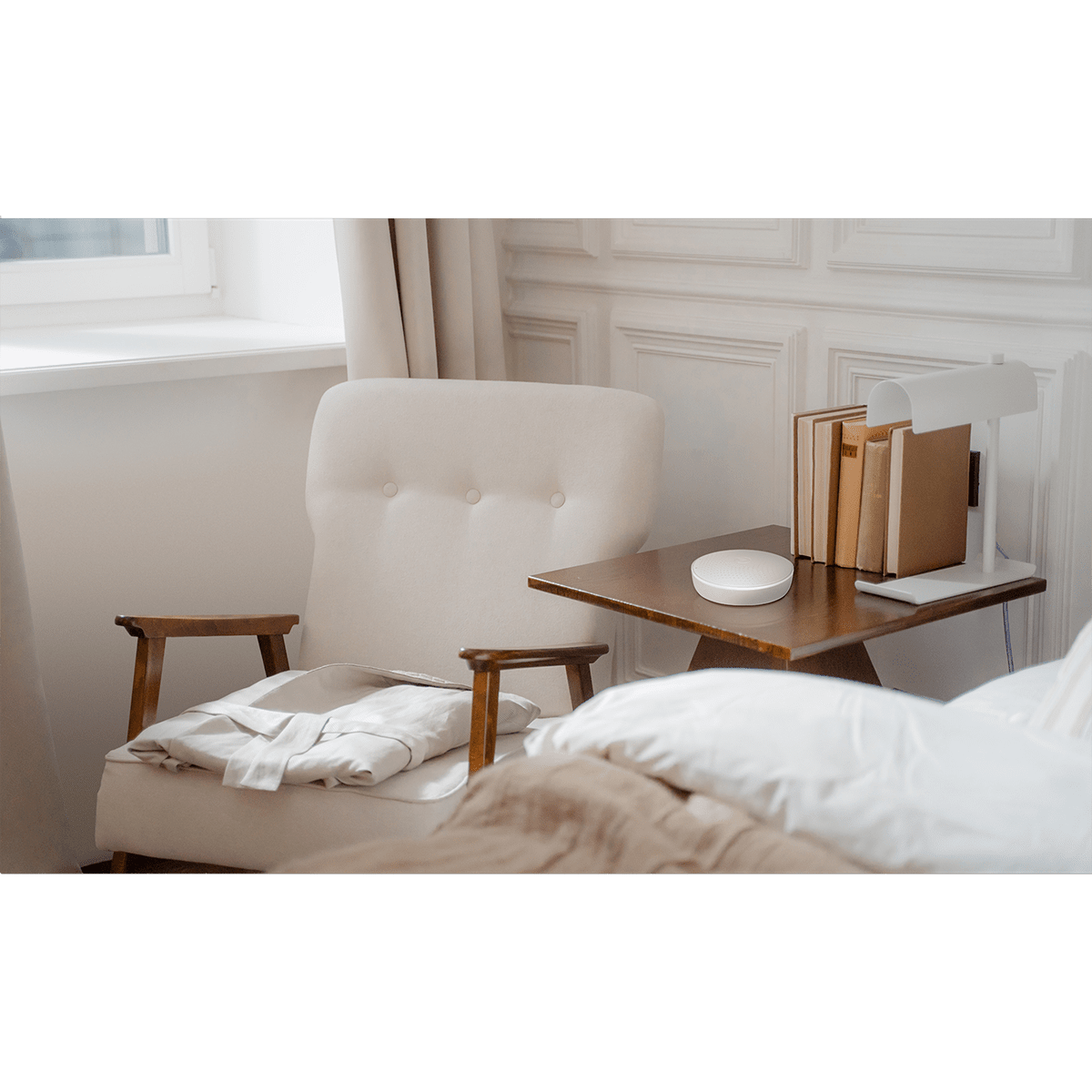 Airthings Wave Plus Smart Indoor Air Quality Monitor + Radon Detection - Lifestyle 3
