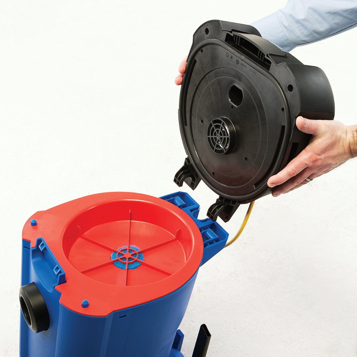 Clarke Maxxi II 35 Wet/Dry Vacuum Cleaner - Hinge Cover Removal 1