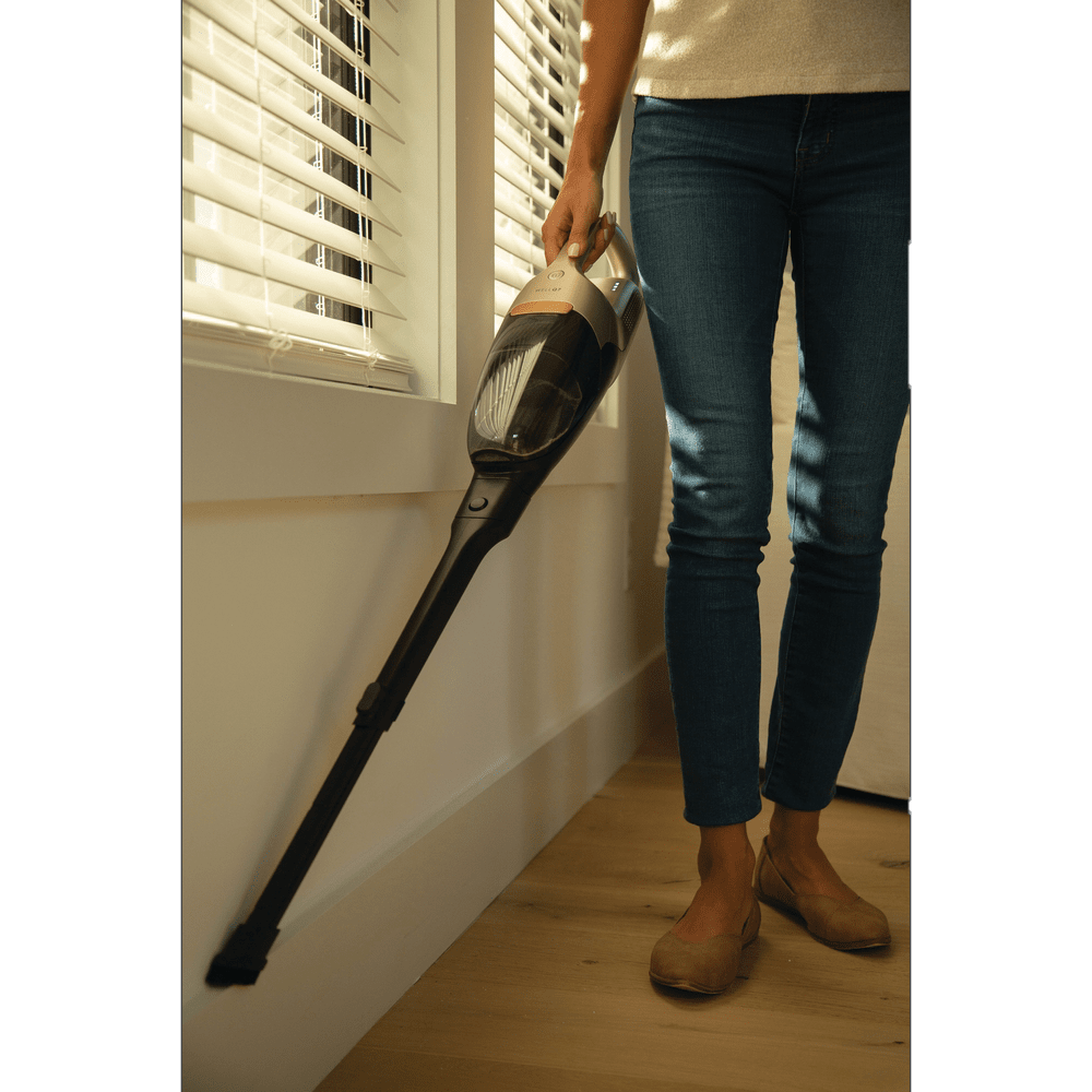 Electrolux WellQ7 2-in-1 Hard Floor Cordless Vacuum - Baseboards