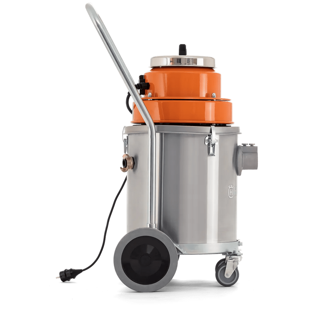 Husqvarna W250P Wet and Dry Slurry Vacuum - Angle 2
