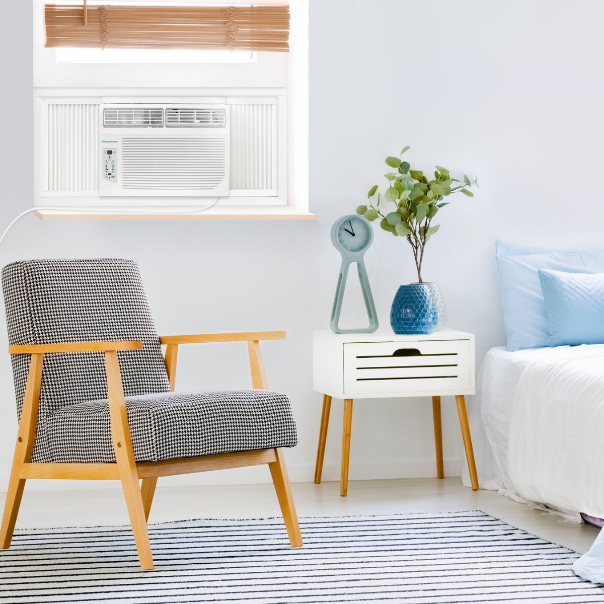 Keystone 8,000 BTU Window Air Conditioner with Heat - Lifestyle 1