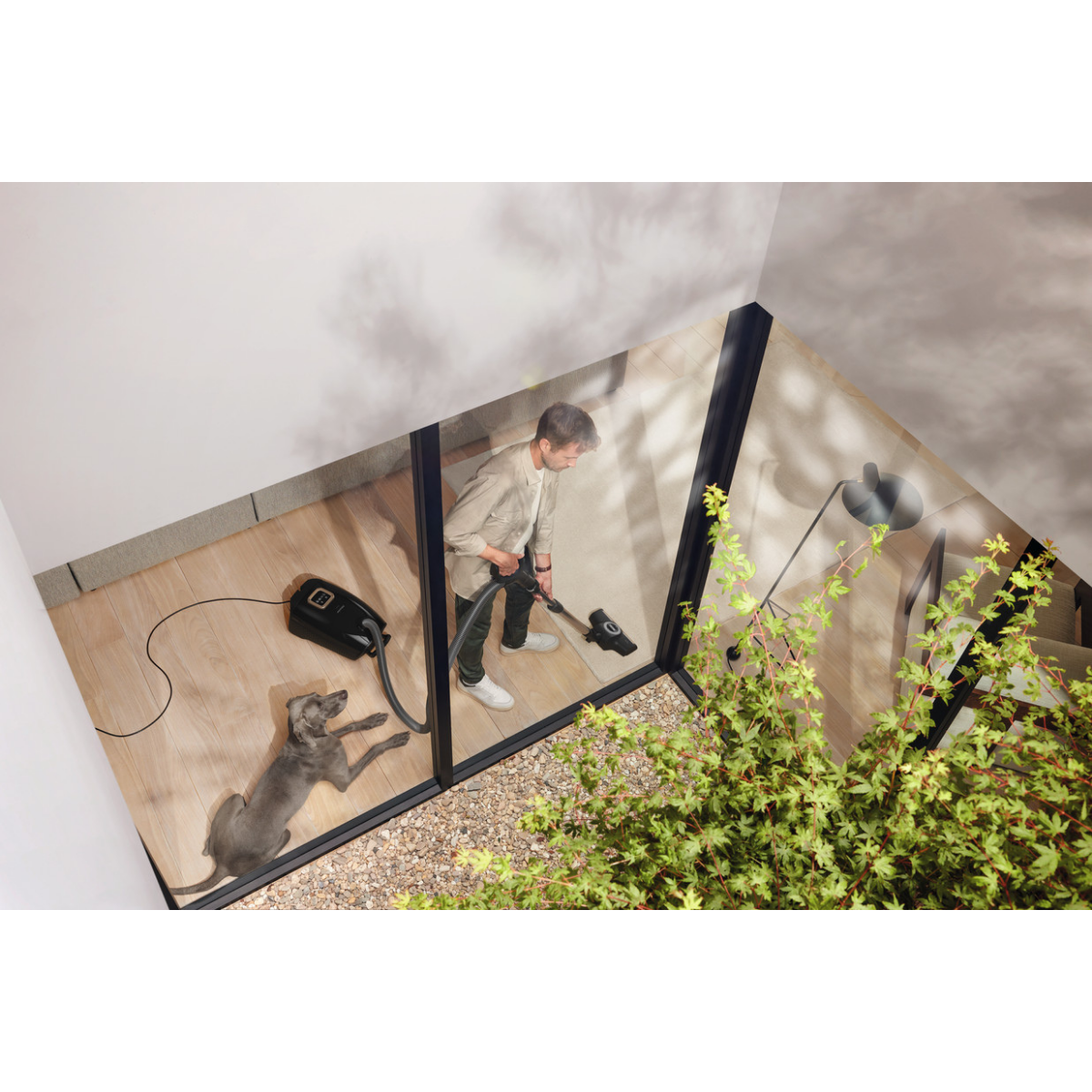 Miele Guard L1 Cat & Dog Canister Vacuum Cleaner - Lifestyle 2
