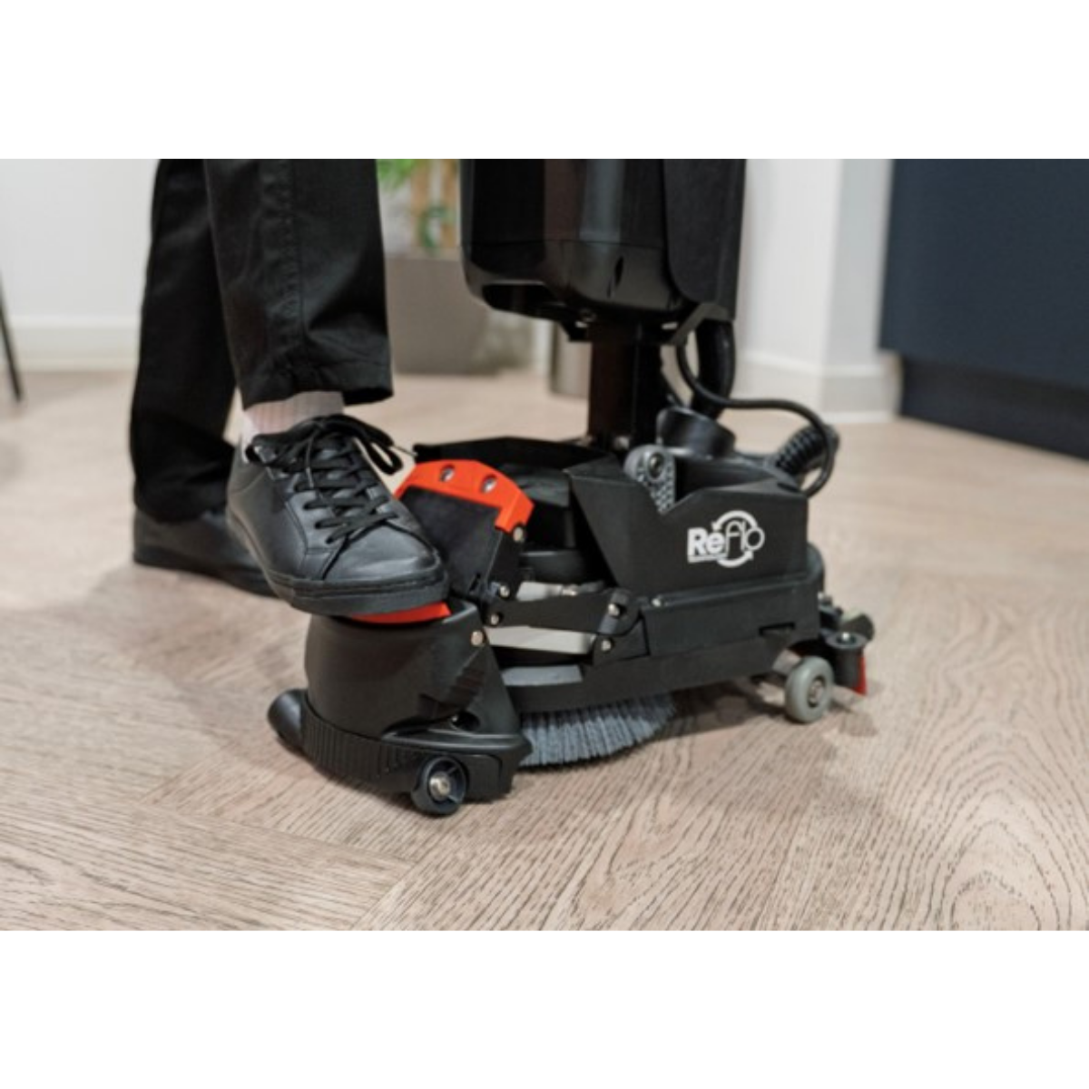 NaceCare NCC220NX Ultra-Compact Battery Floor Scrubber - Lifestyle 3