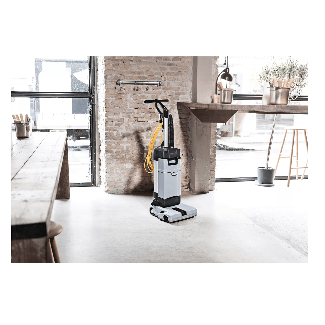 Nilfisk Advance SC100 Upright Floor Scrubber - Lifestyle 4