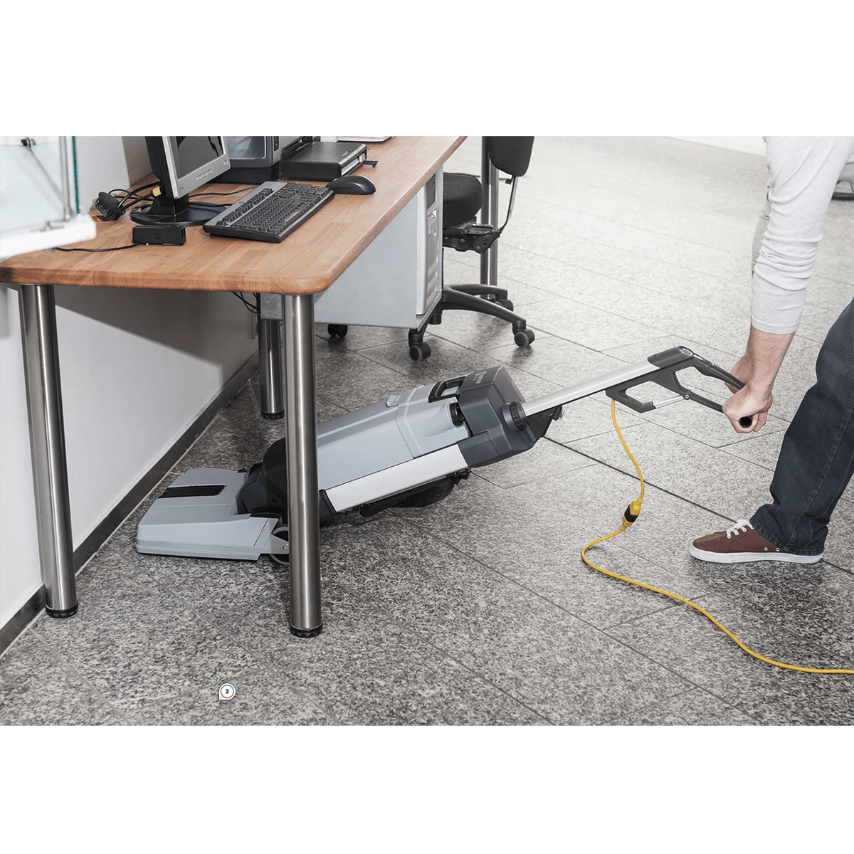 Nilfisk Advance SC100 Upright Floor Scrubber - Lifestyle 7