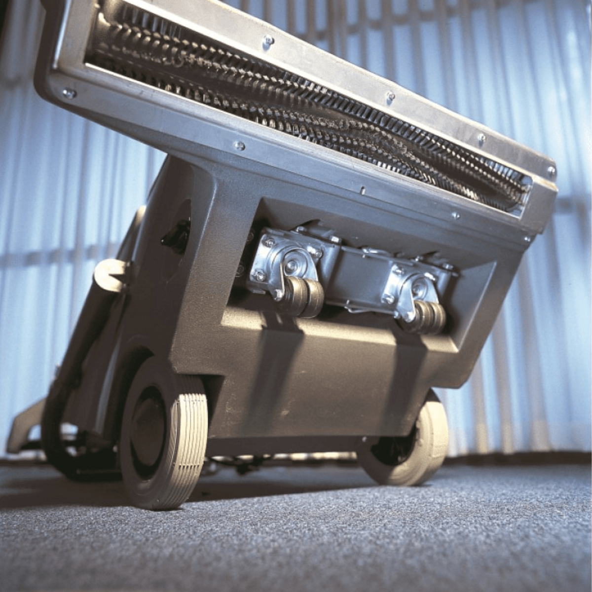 Nilfisk CarpeTriever 28 Upright Commercial Vacuum - Lifestyle 3