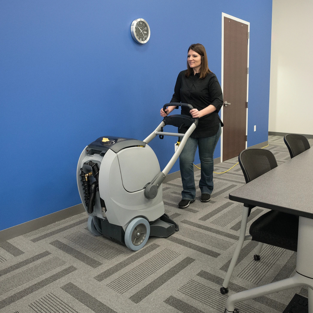 NIlfisk ES300/ES400 Self Contained Carpet Extractor - Lifestyle 1