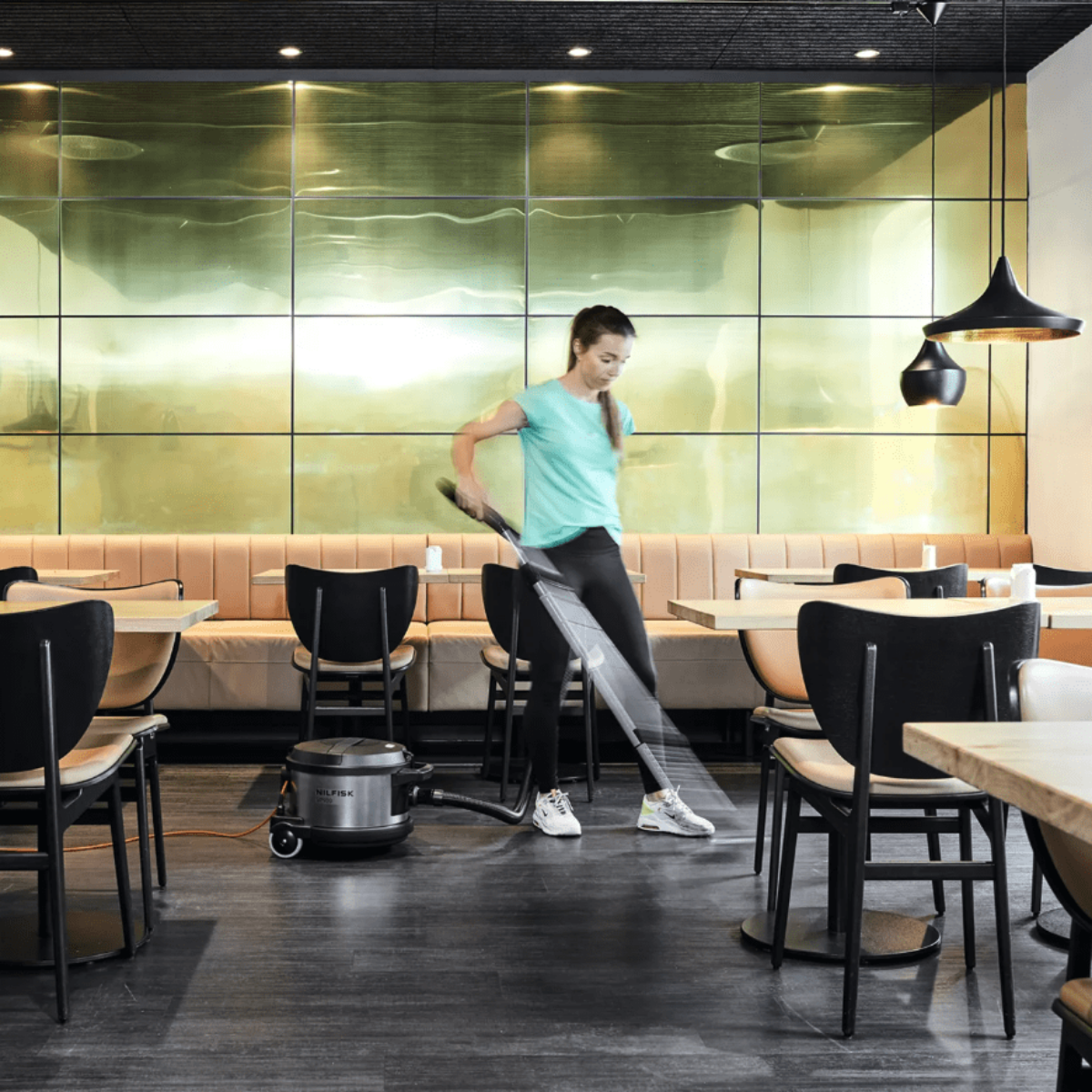 Nilfisk GD930 Pro HEPA Industrial Vacuum - Lifestyle 1