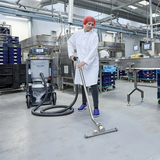 Nilfisk VHB120N Battery-Operated Compact Industrial Vacuum - Lifestyle 4