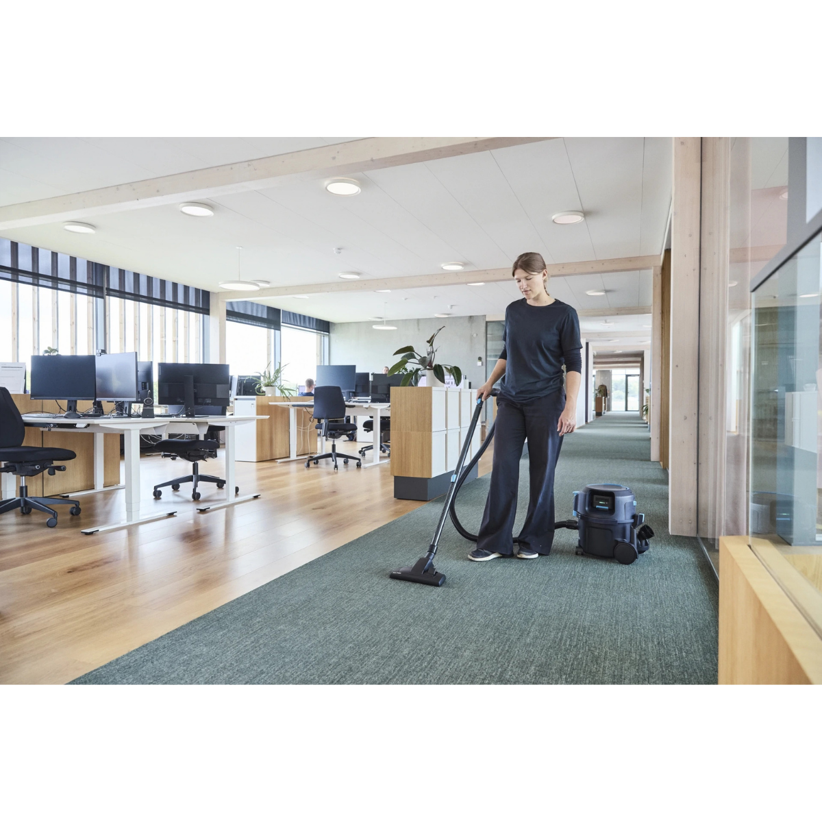 Nilfisk VP500 Battery-Operated Canister HEPA Industrial Vacuum - Lifestyle 1