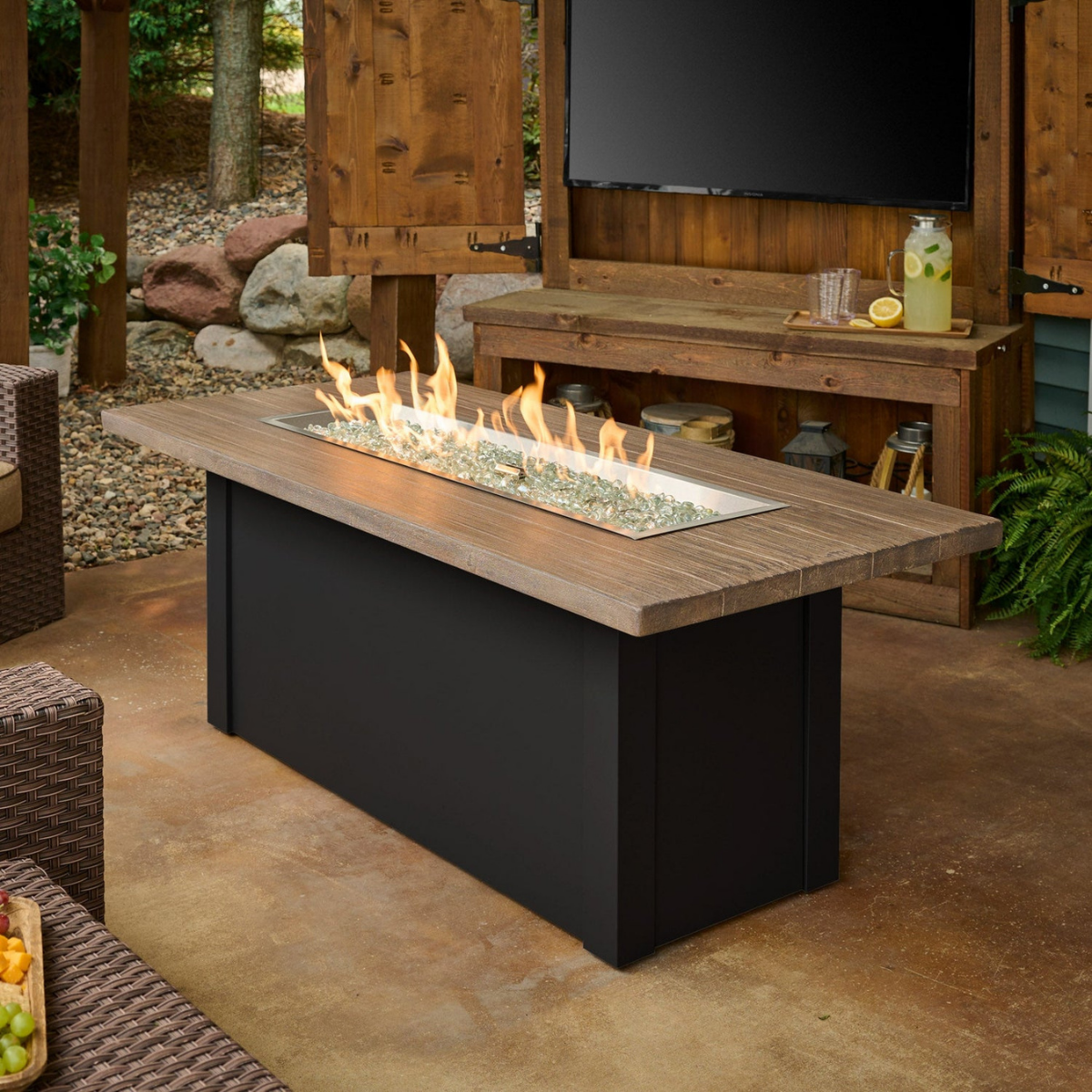 Outdoor Greatroom Havenwood with Driftwood Everblend Top Fire Table Black - Lifestyle