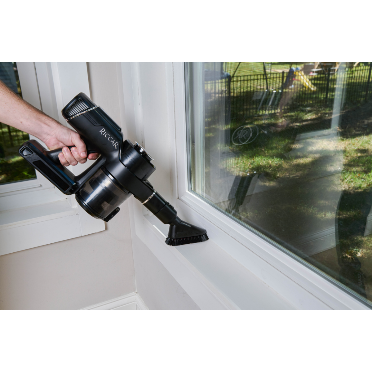Riccar Cordless Stick Vacuum R65 - Lifestyle 7