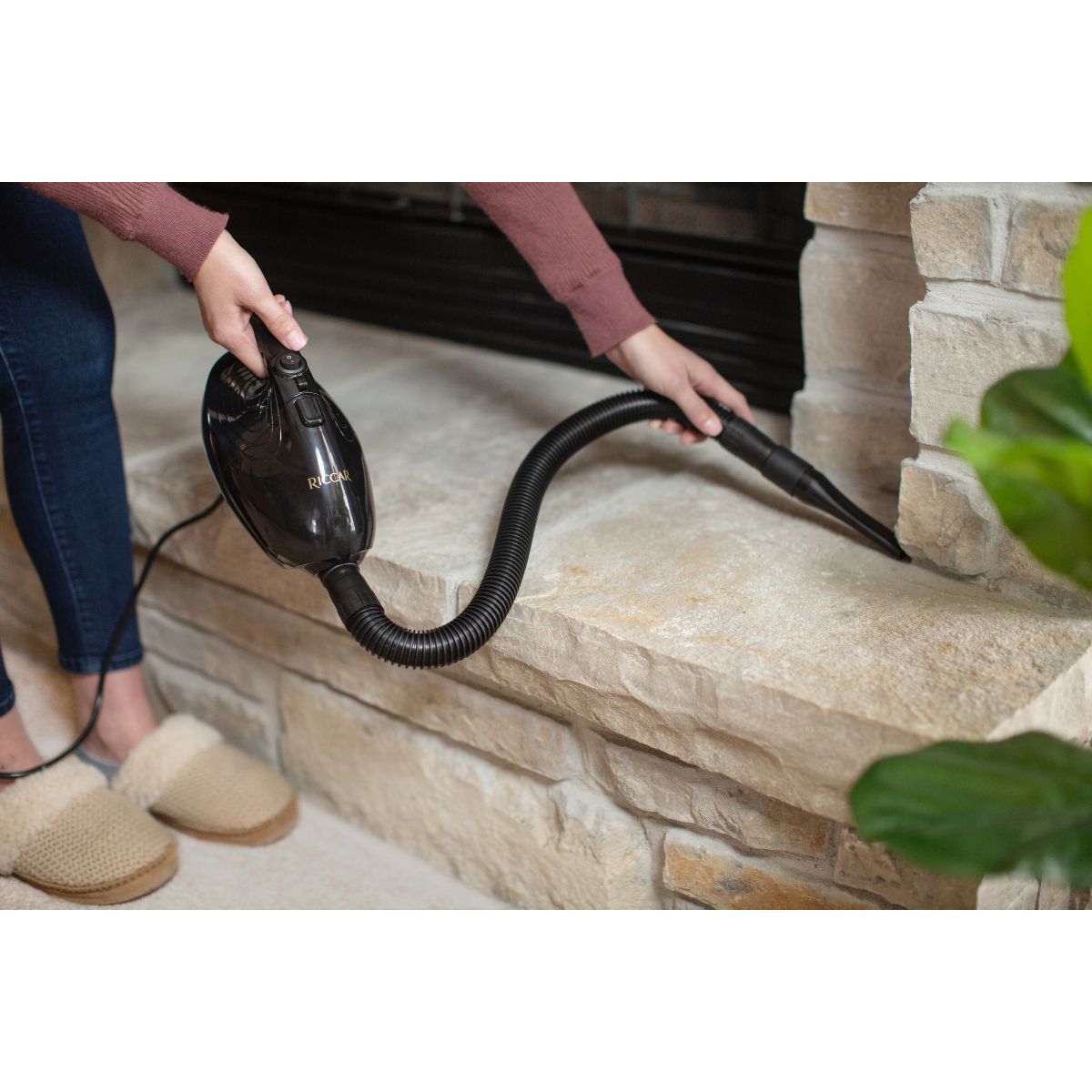 Riccar Gem Handheld Vacuum GEM-R.6 - Lifestyle 2