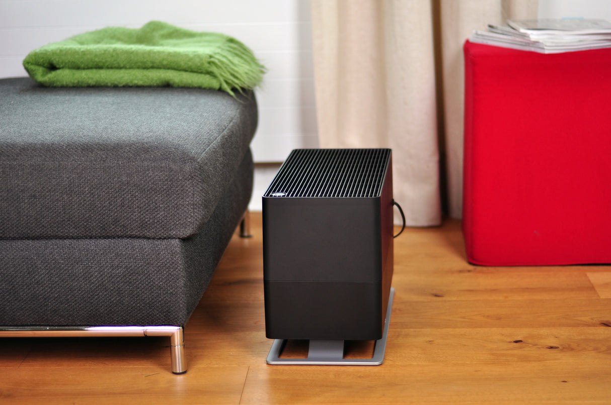 Stadler Form Oskar Big Evaporative Humidifier Black - Lifestyle 2