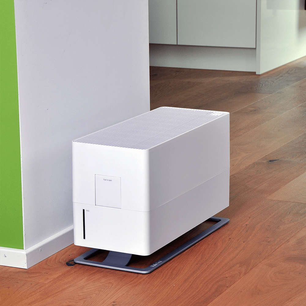 Stadler Form Oskar Big Humidifier - White - on the floor