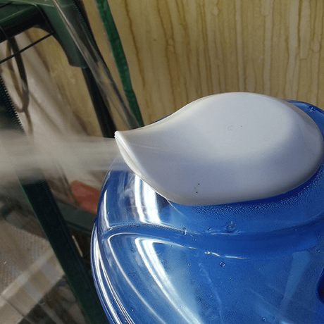 SPT SU-2020 Ultrasonic Humidifier - Showing Mist