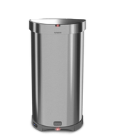 Touchless vacuums are the ideal solution for pet groomers, hair salons, barber shops, and even craft stores, where keeping floors free of hair and debris is an ongoing task. 