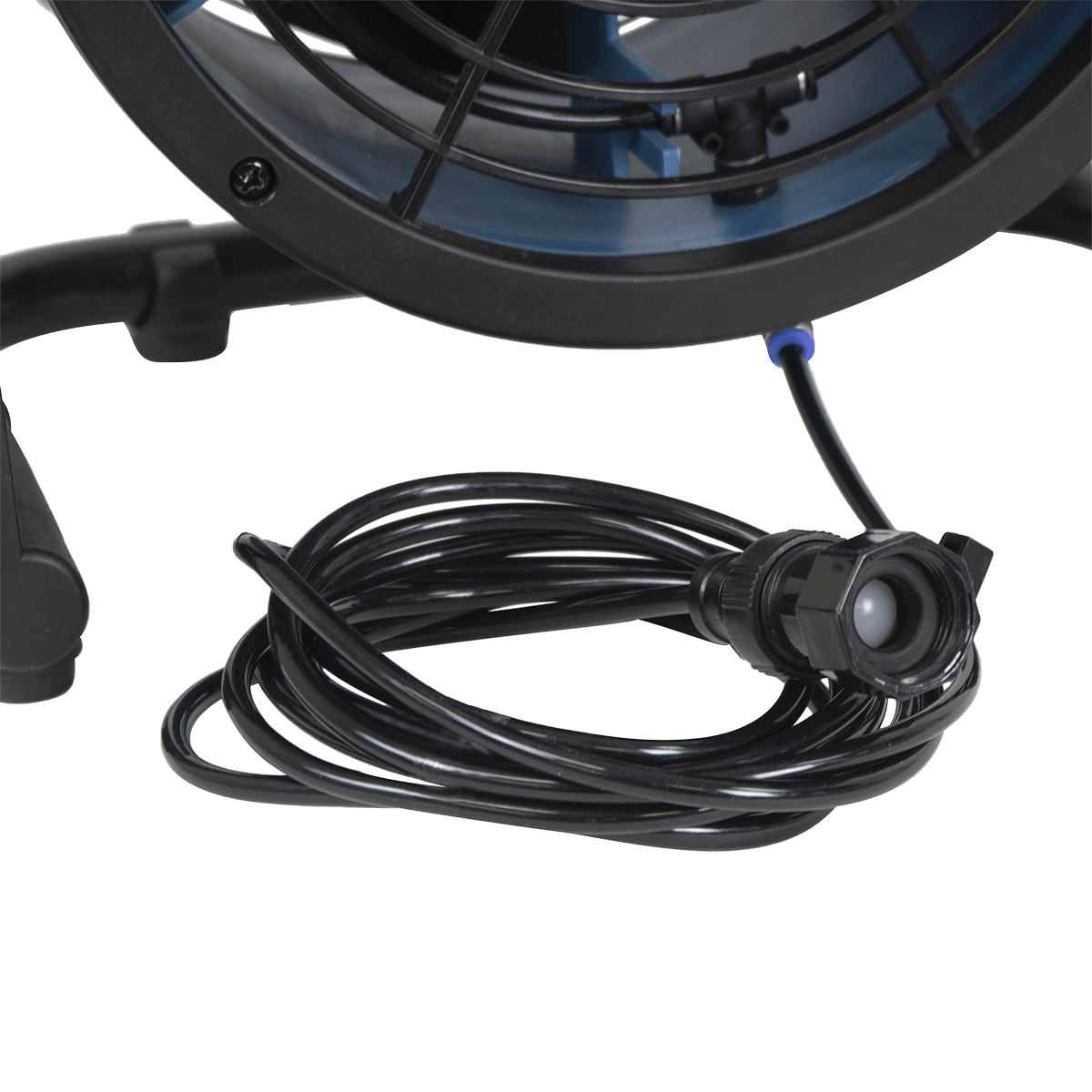 XPOWER 900 CFM Battery Powered Outdoor Misting Fan Hose Connection - Hose Angle